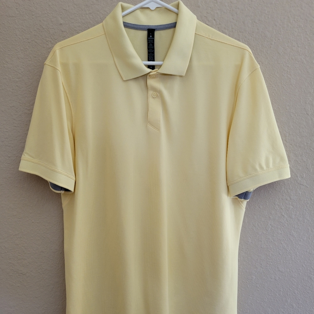 Lululemon Men's Live in Practice size L light yellow